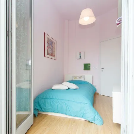 Lägenhet Casa Fontana Del Delfino