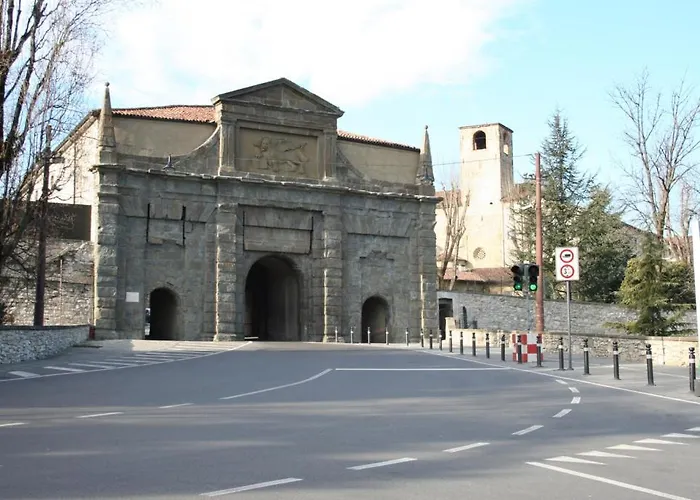 Casa Fontana Del Delfino Bergamo