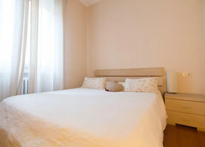 Lägenhet Casa Fontana Del Delfino